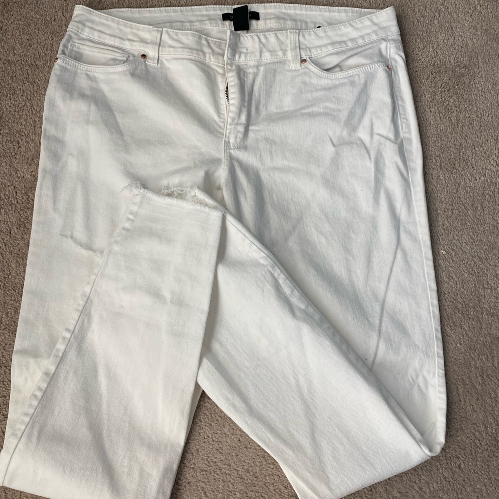 White frayed bottom jeans